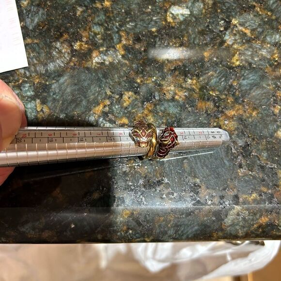 Women’s Gucci gold tone  tiger head motif ring size 5 made in Italy - Picture 6 of 8